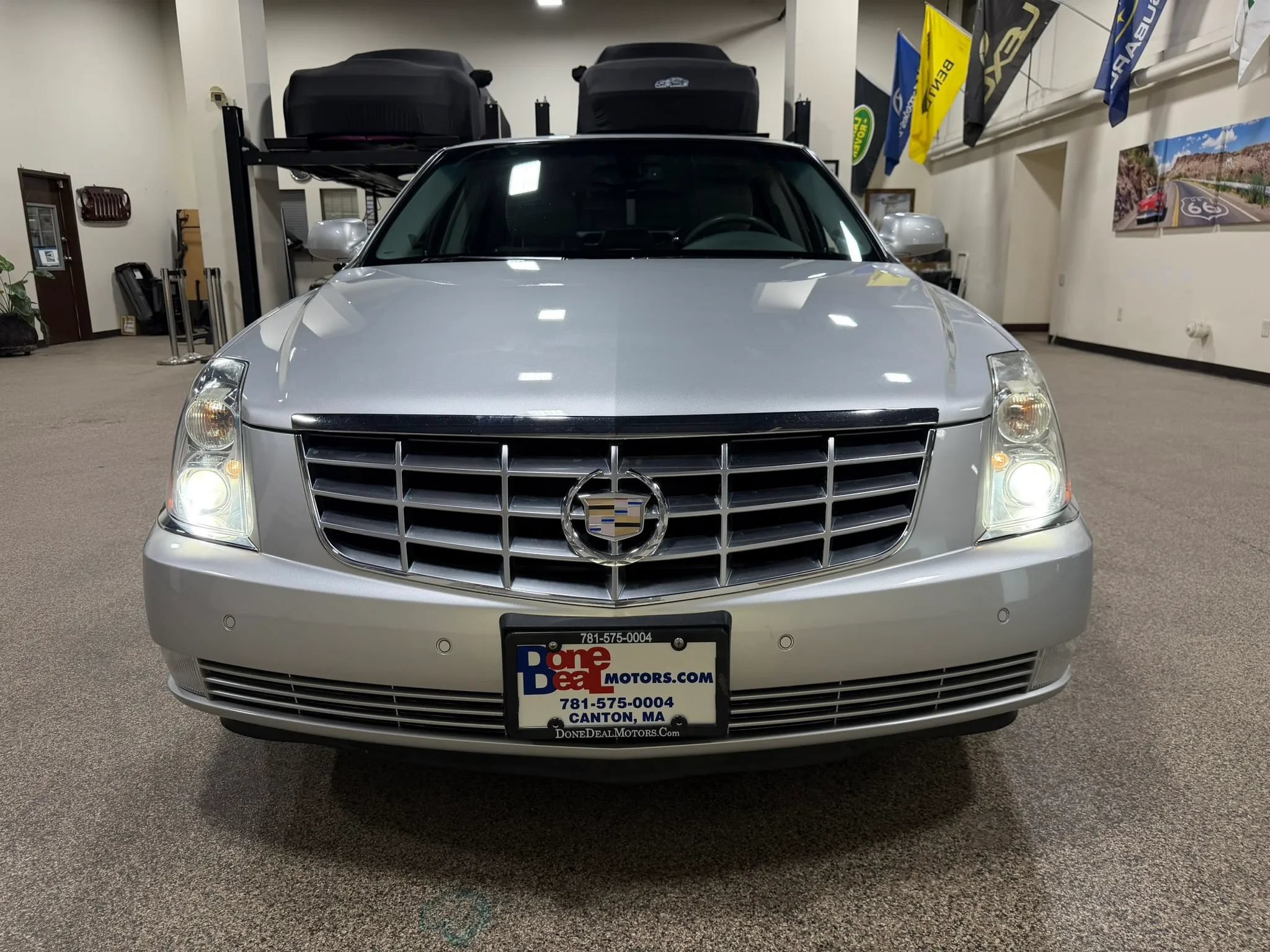 Used 2009 Cadillac DTS w/ Trunk Convenience Package FWD image 58