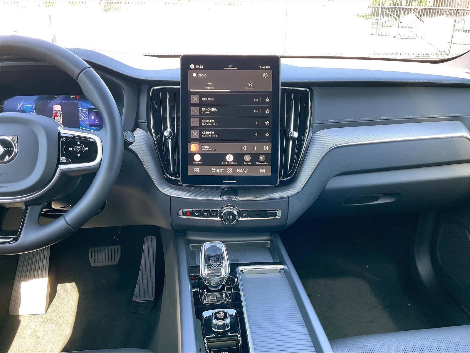 New 2026 Volvo XC60 T8 Ultra w/ Climate Package AWD/4WD image 9