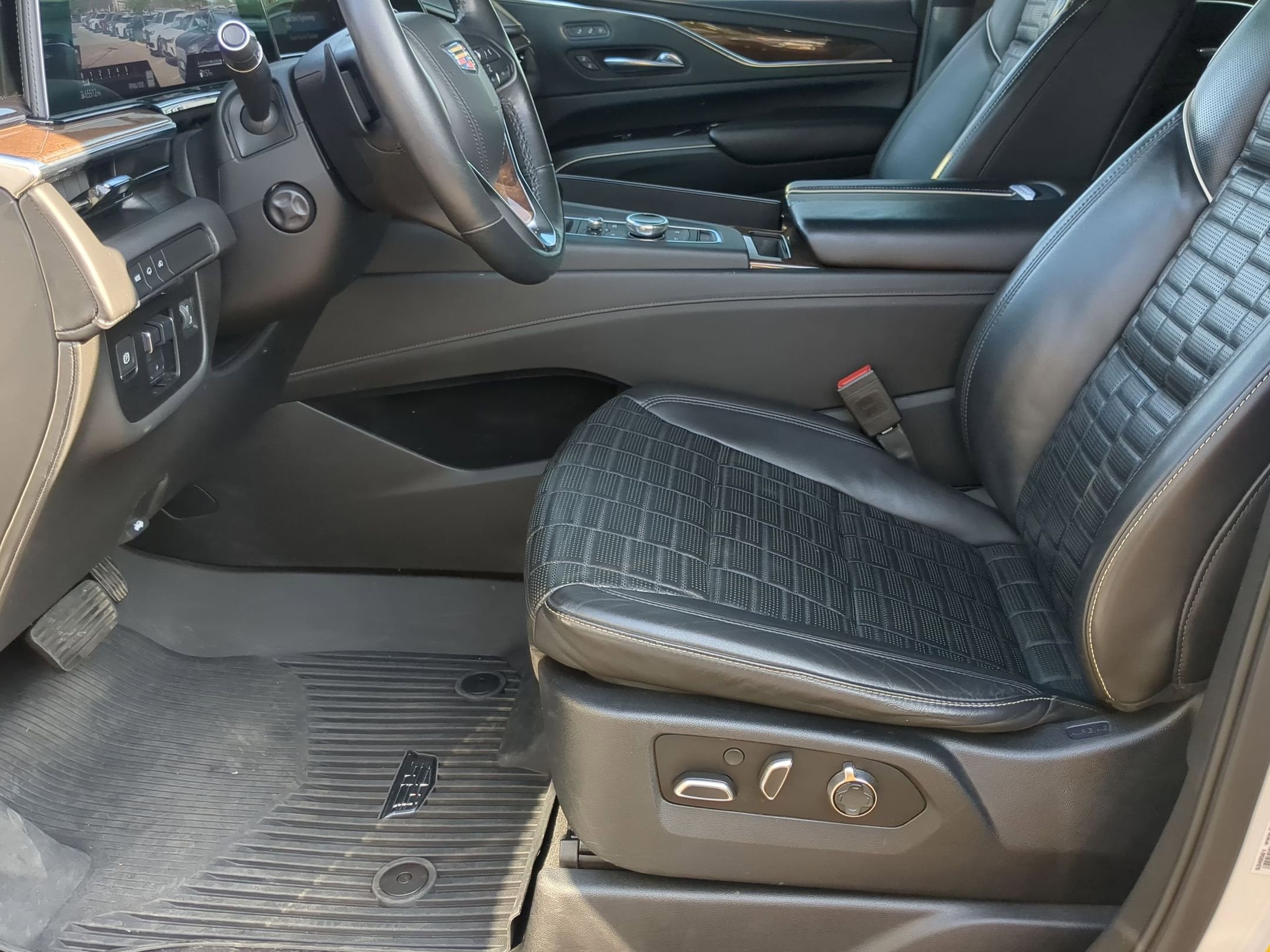 Used 2021 Cadillac Escalade Premium Luxury Platinum w/ LPO, Floor Liner Package image 11