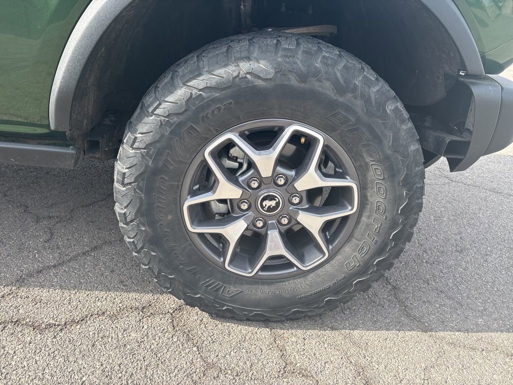 Used 2023 Ford Bronco Badlands image 13