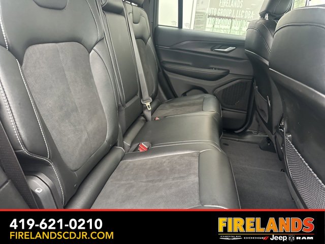 Used 2024 Jeep Grand Cherokee Altitude image 15