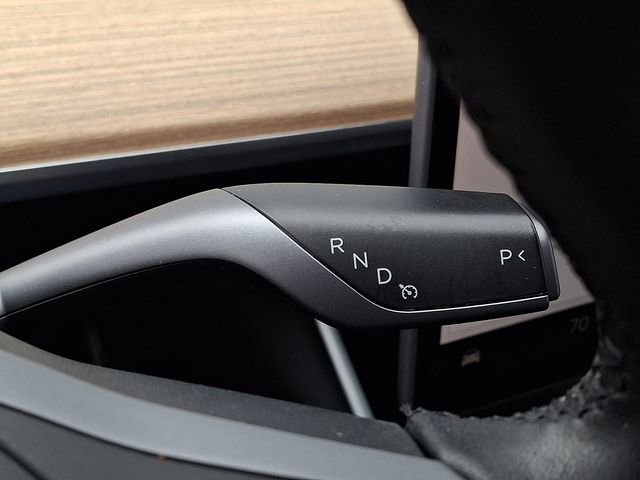 Used 2020 Tesla Model 3 Standard Range Plus image 18