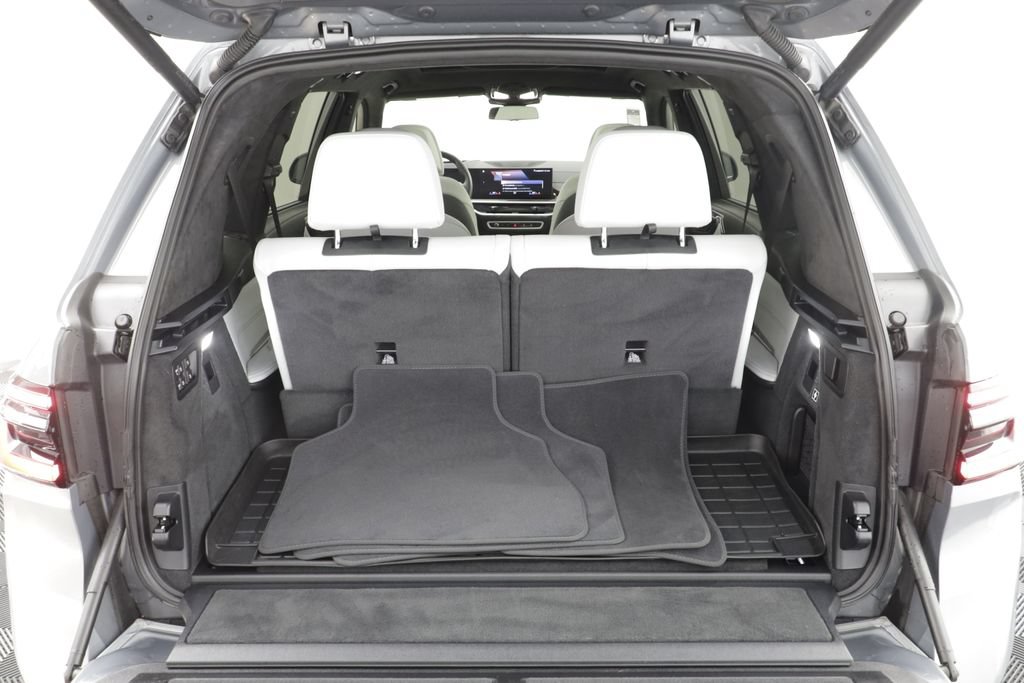 Used 2023 BMW X7 xDrive40i w/ Premium Package AWD/4WD image 19