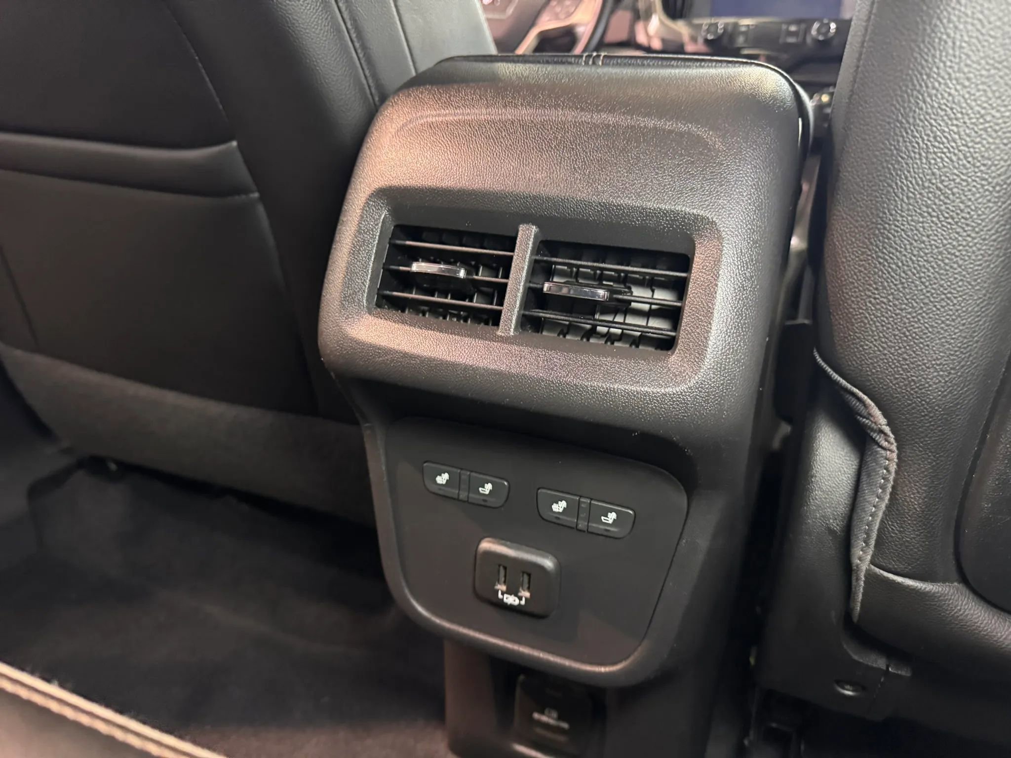 Used 2020 GMC Terrain Denali w/ GMC Pro Grade Package image 19