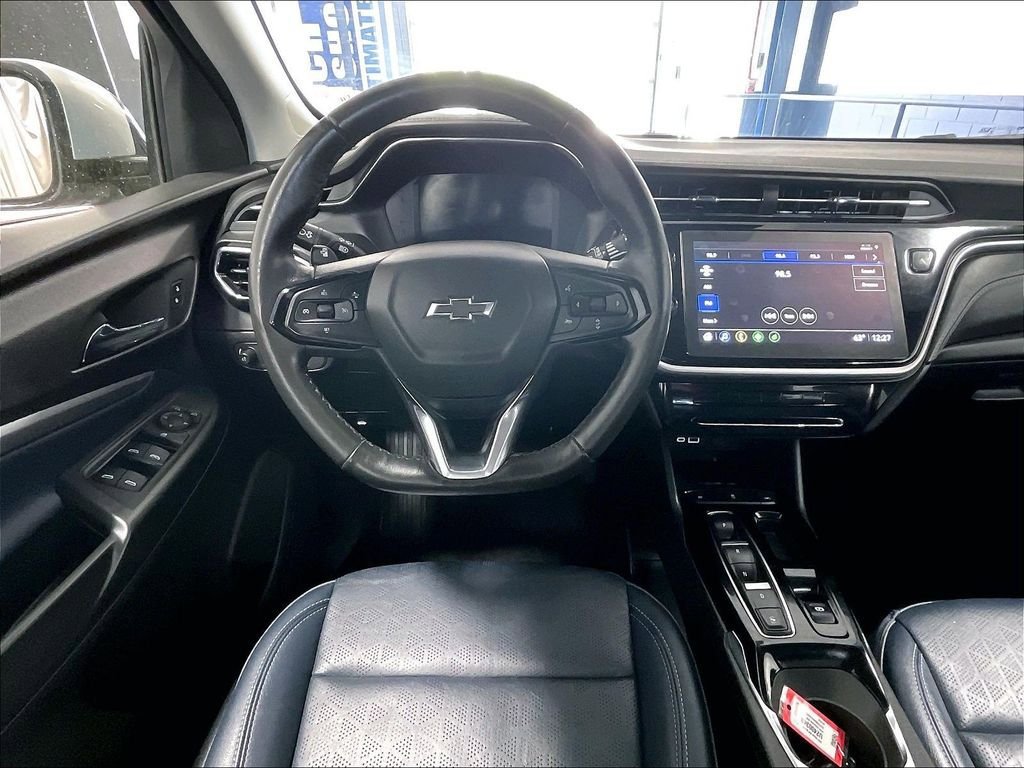 Used 2023 Chevrolet Bolt EUV LT w/ Convenience Package FWD image 17