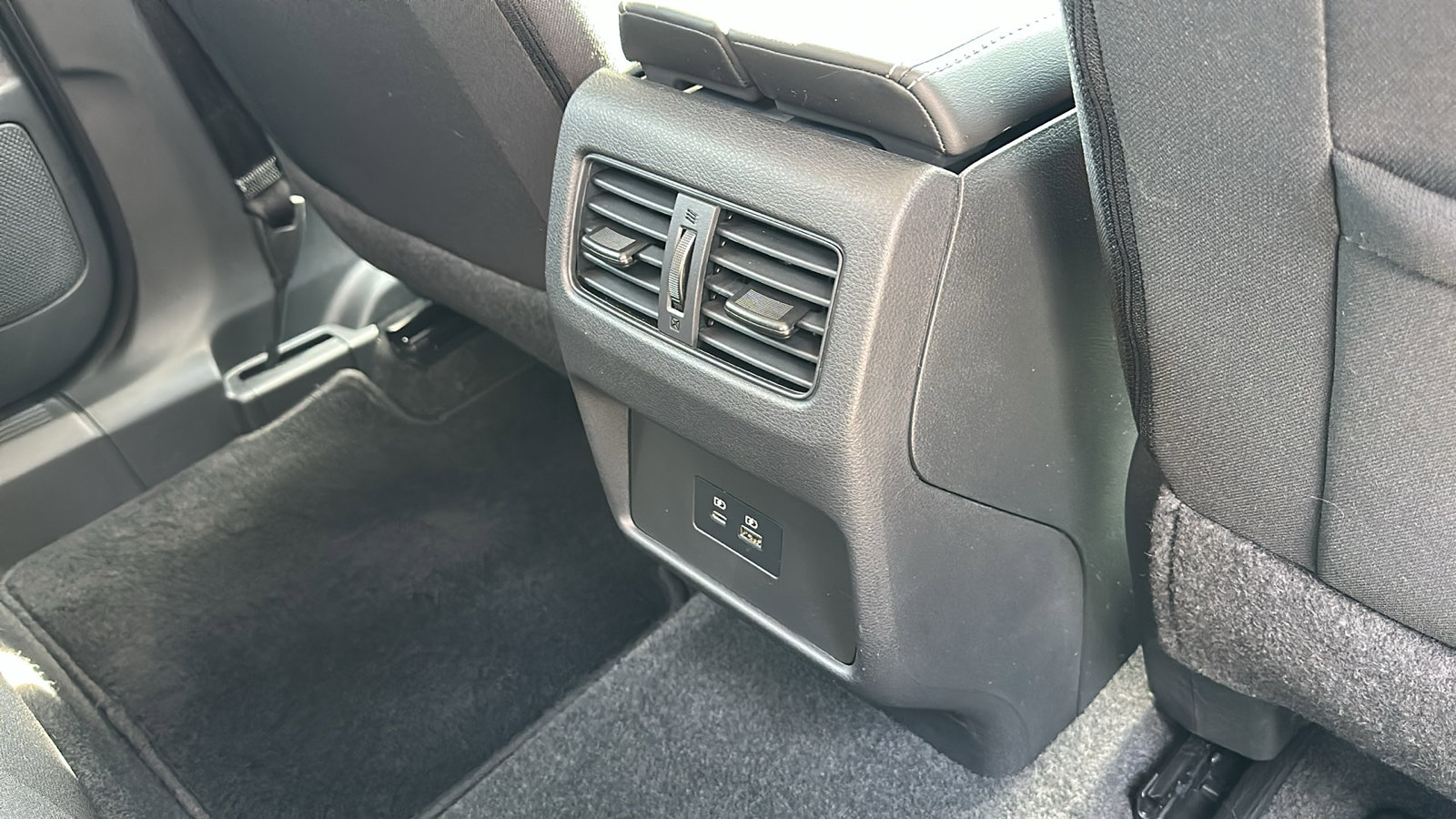 Certified 2023 Nissan Rogue SV image 24