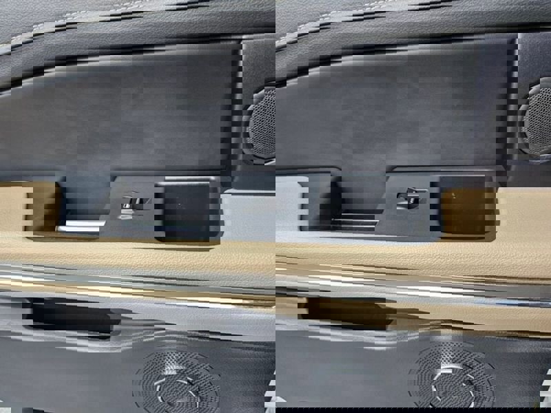 Used 2023 Ford Expedition Limited image 13