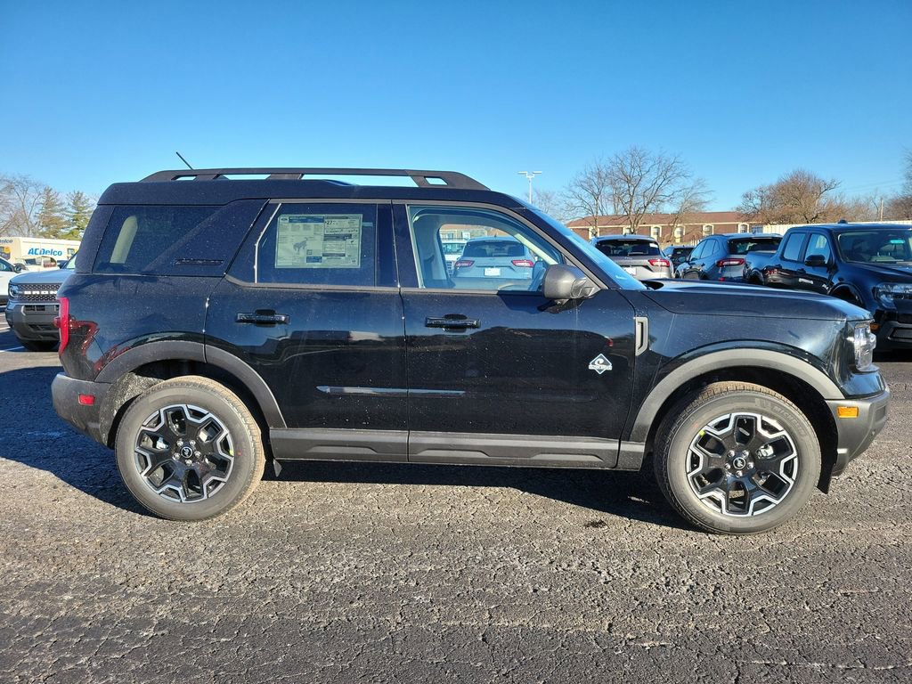 New 2025 Ford Bronco Sport Outer Banks image 3