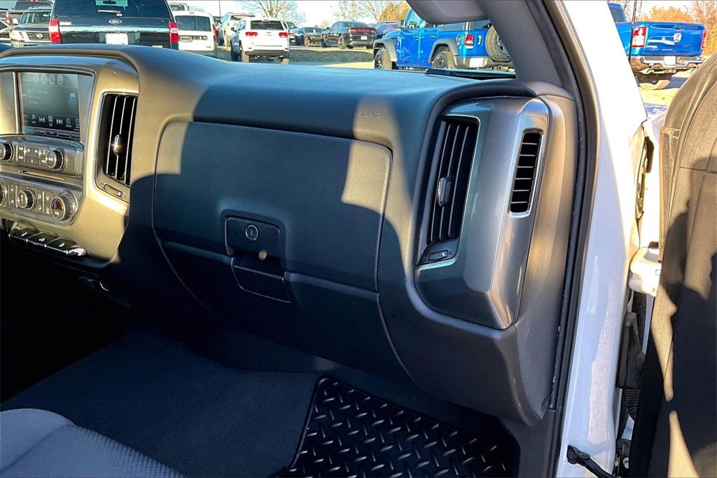 Used 2018 Chevrolet Silverado 1500 LT w/ All Star Edition image 12