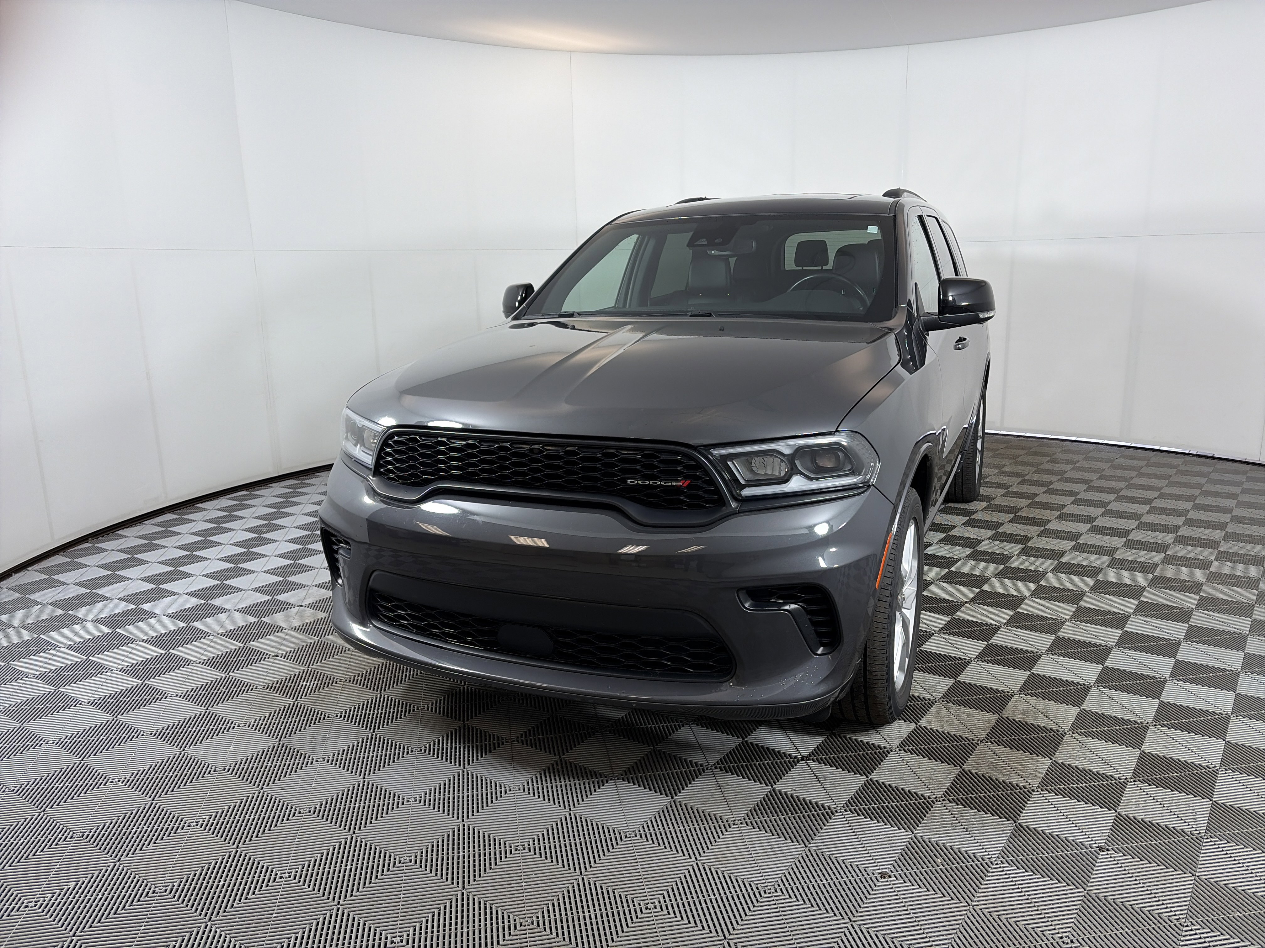Used 2024 Dodge Durango GT image 2