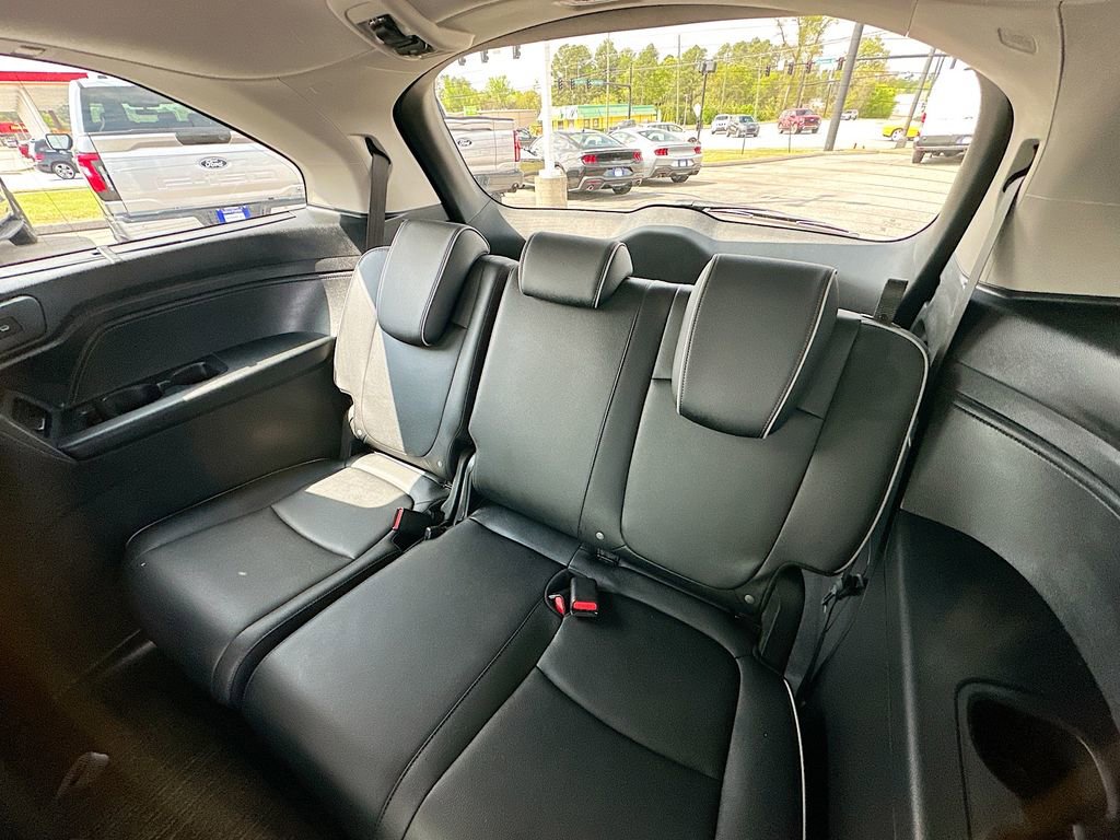 Used 2026 Honda Odyssey Touring image 4