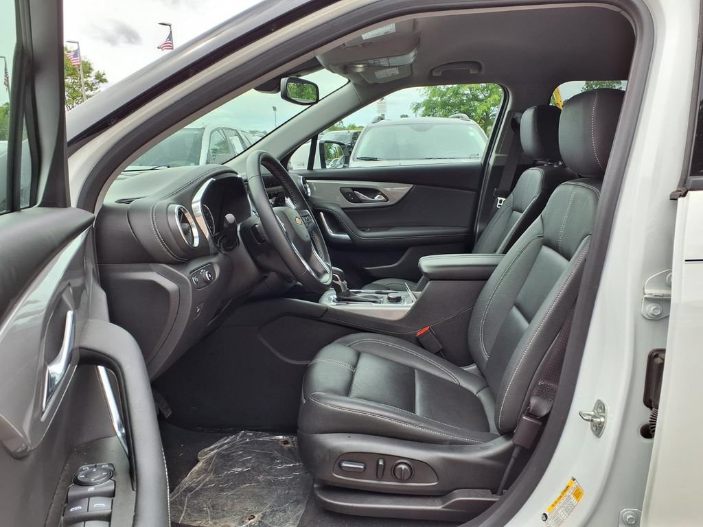 Used 2023 Chevrolet Blazer LT FWD image 17