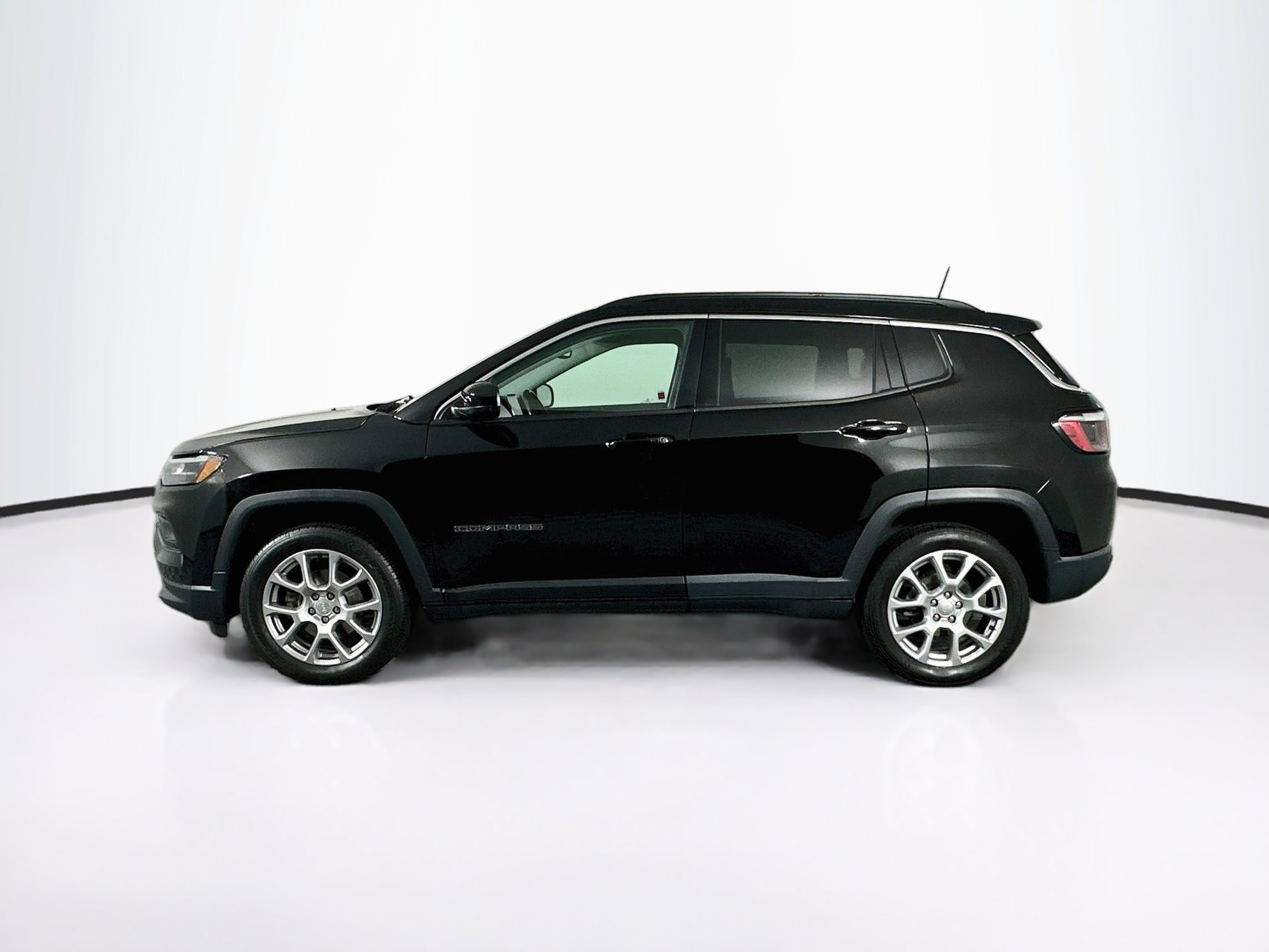 Used 2022 Jeep Compass Latitude AWD/4WD image 4