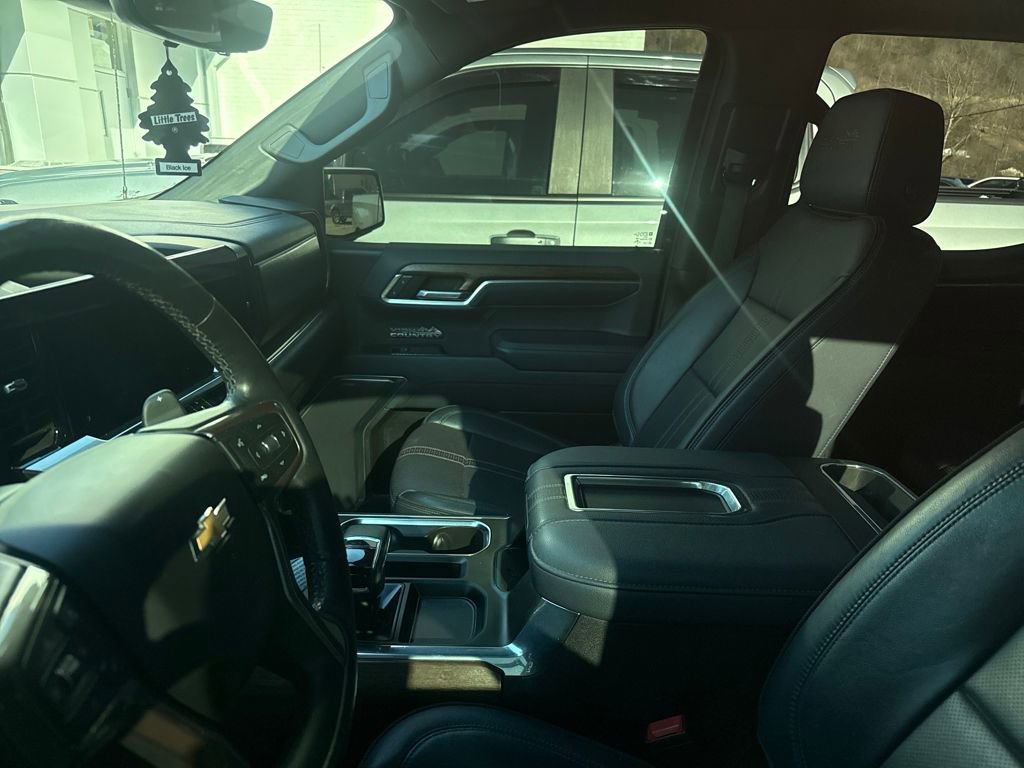 Used 2022 Chevrolet Silverado 1500 High Country w/ High Country Premium Package image 10