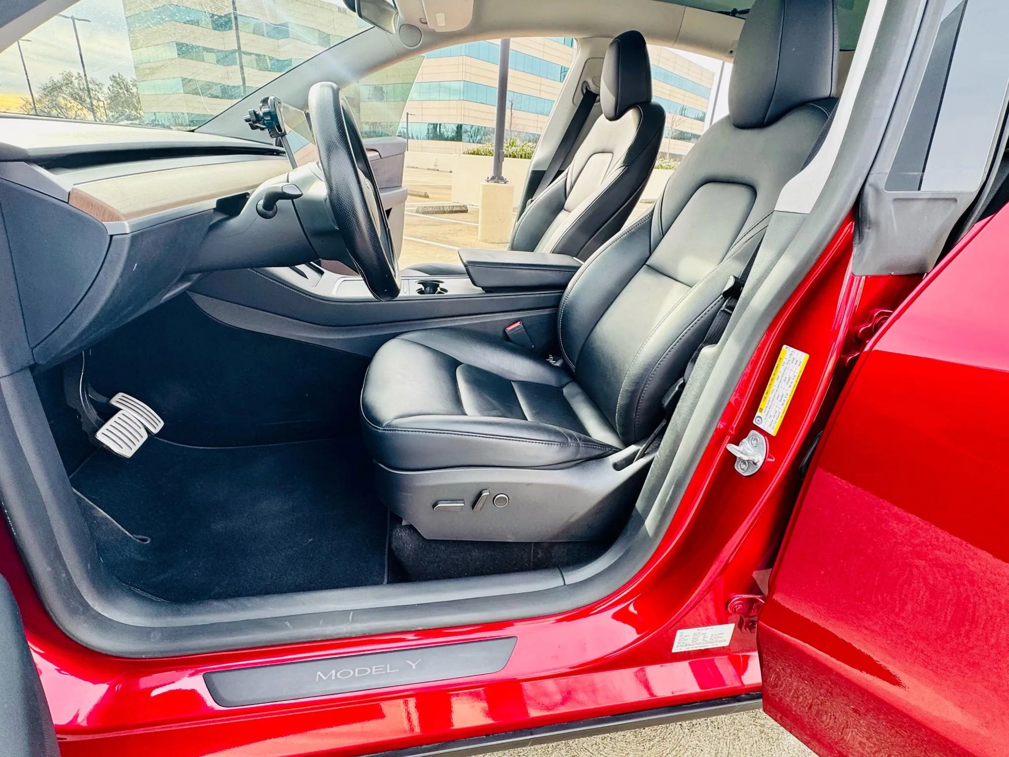 Used 2024 Tesla Model Y Performance image 24