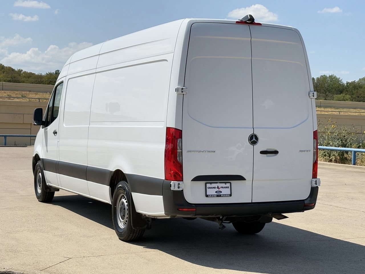 Used 2023 Mercedes-Benz Sprinter 2500 image 5