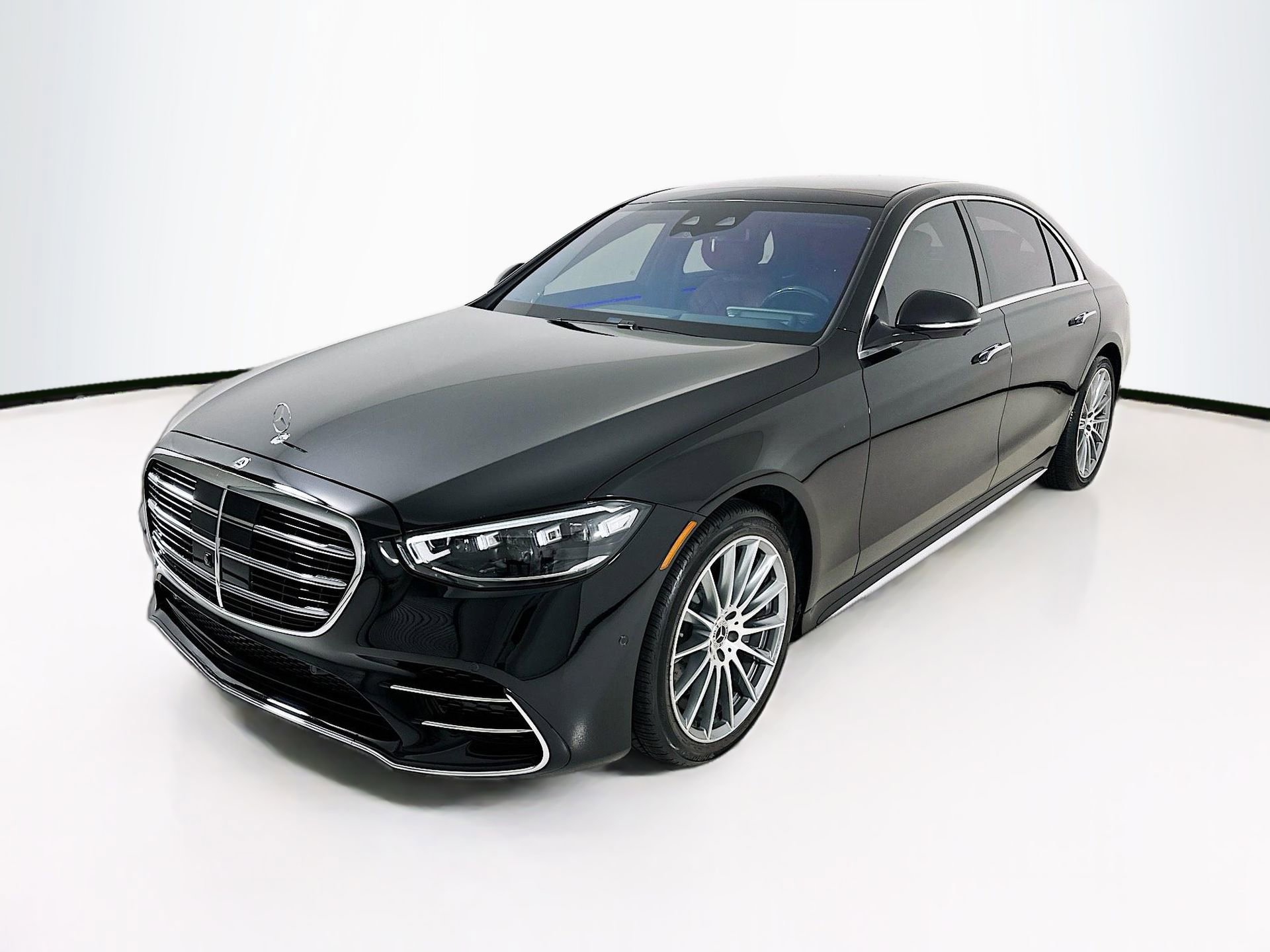 Certified 2023 Mercedes-Benz S 580 4MATIC Sedan image 3