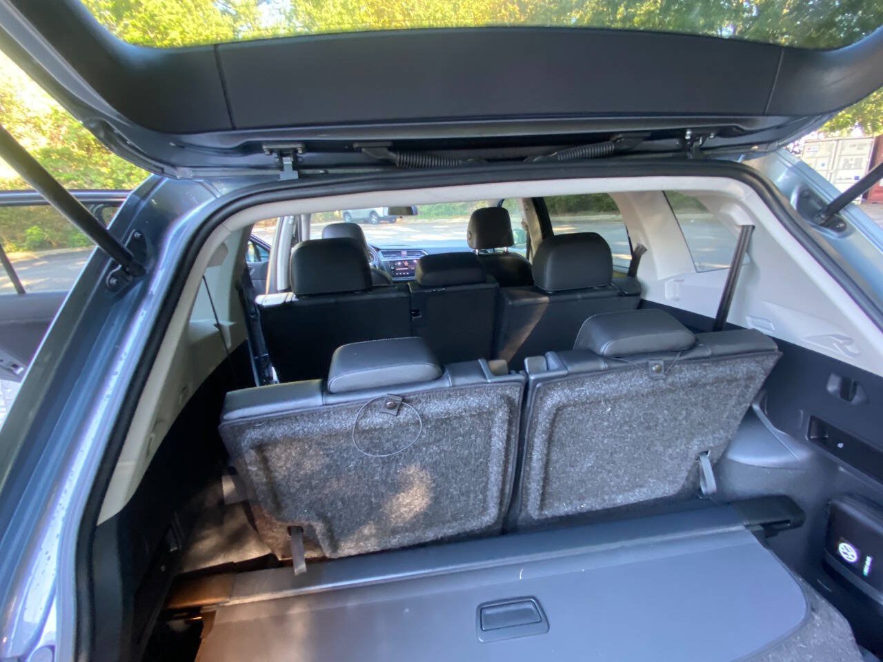 Used 2020 Volkswagen Tiguan SE FWD image 52