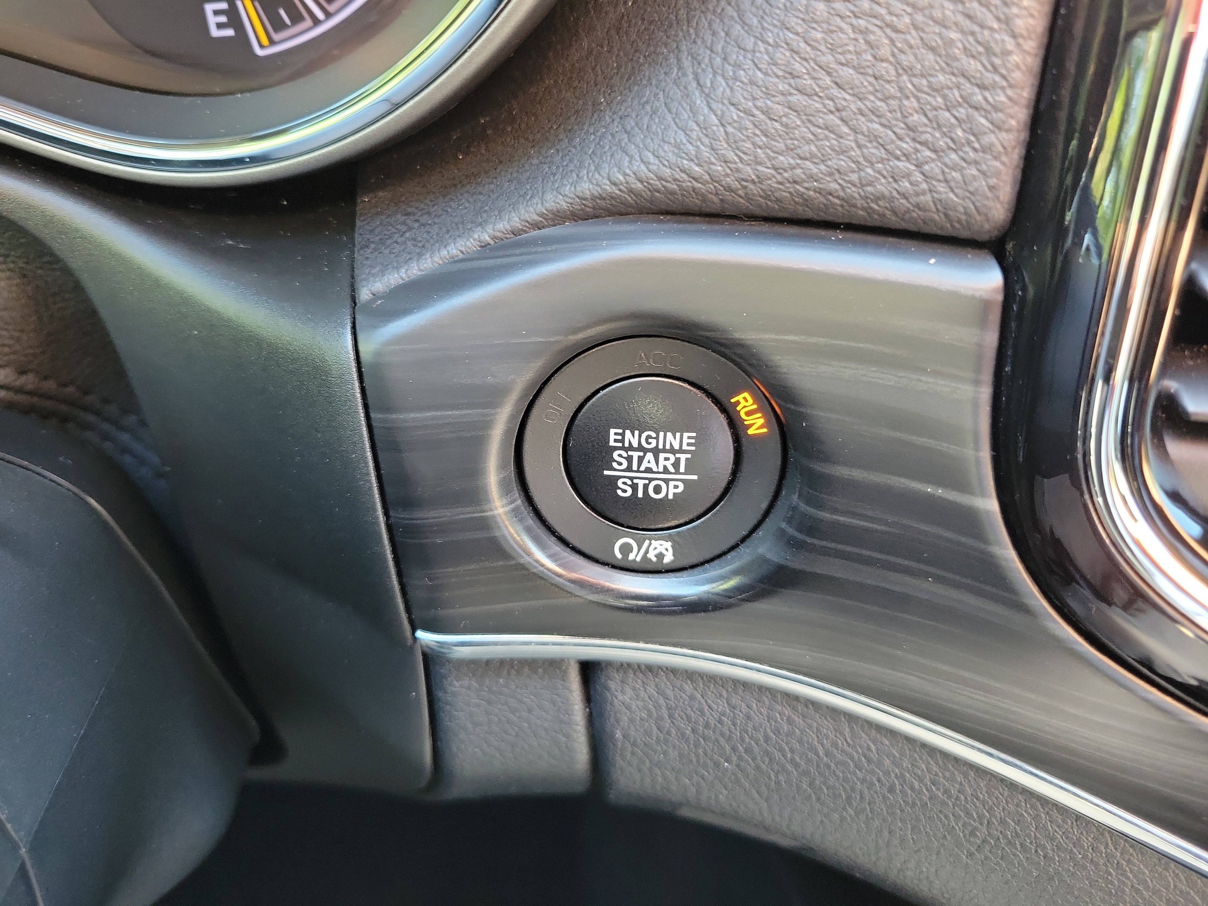 Used 2020 Jeep Grand Cherokee Limited w/ Luxury Group II image 32