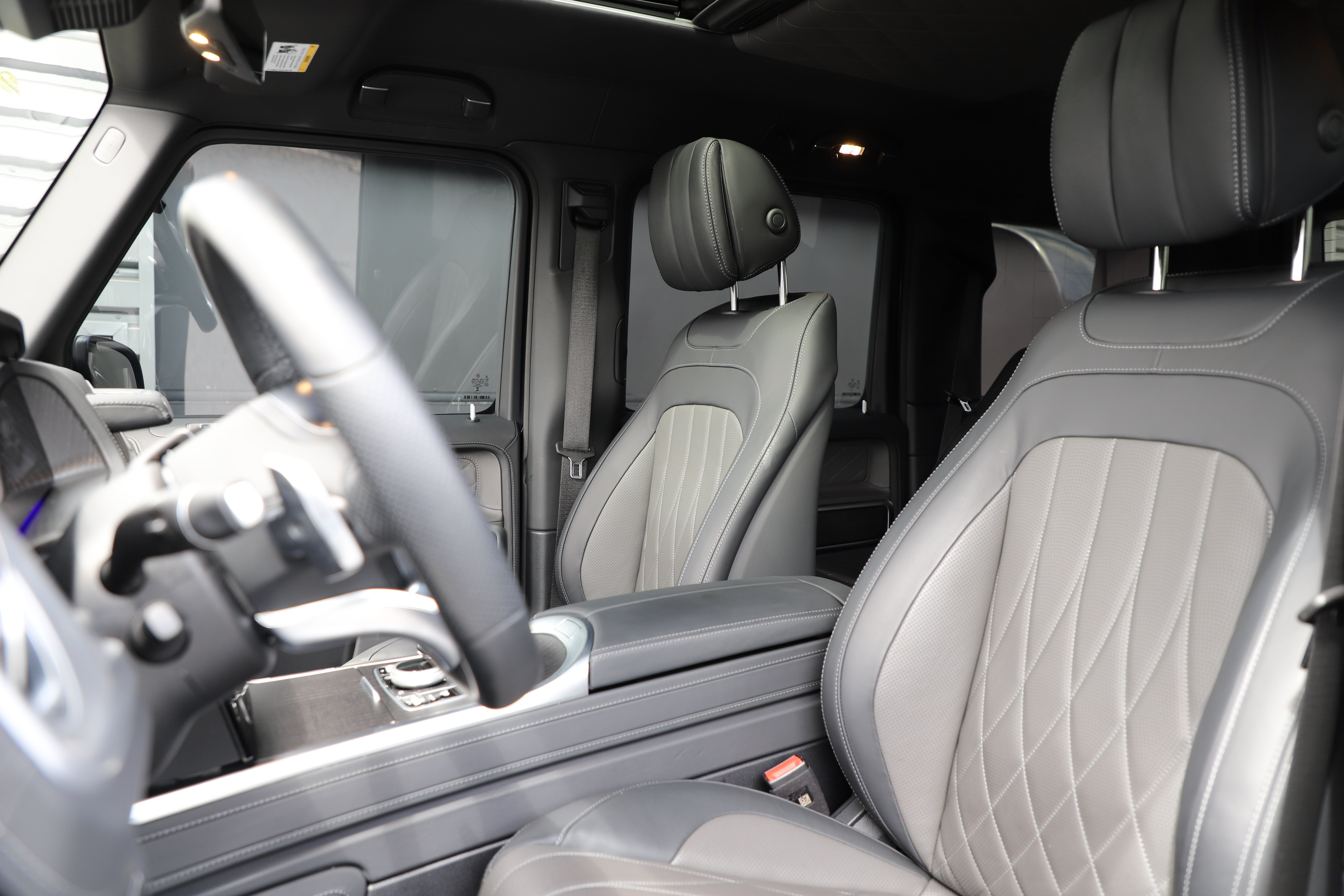 Used 2024 Mercedes-Benz G 550 image 21