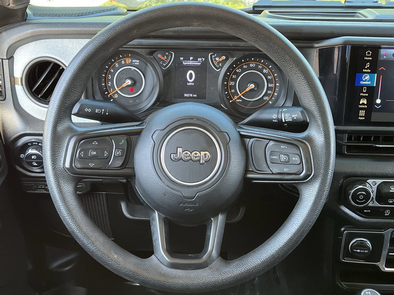 Used 2024 Jeep Gladiator Sport AWD/4WD image 11