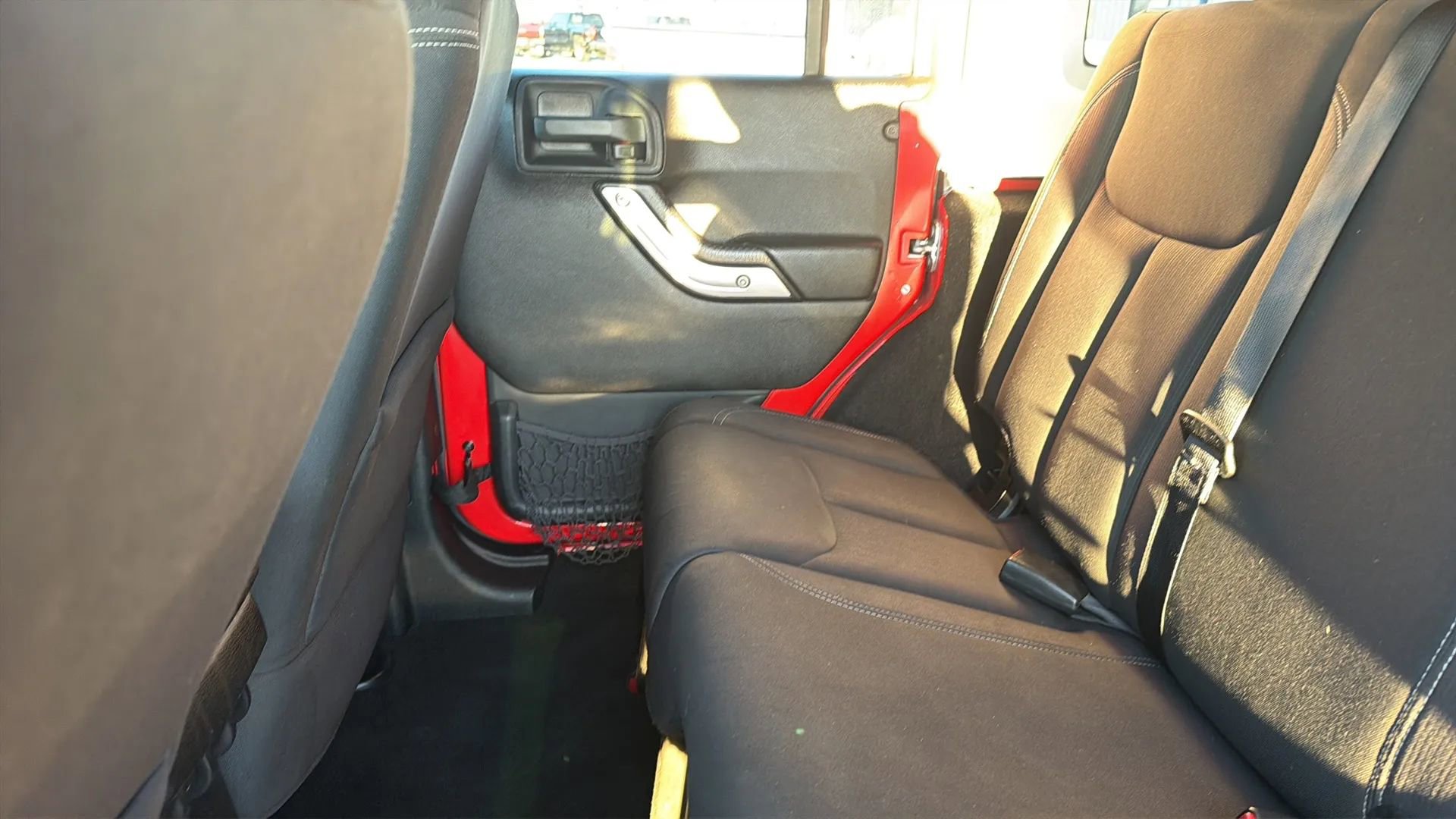 Used 2015 Jeep Wrangler Unlimited Sahara w/ Trailer Tow Group image 35