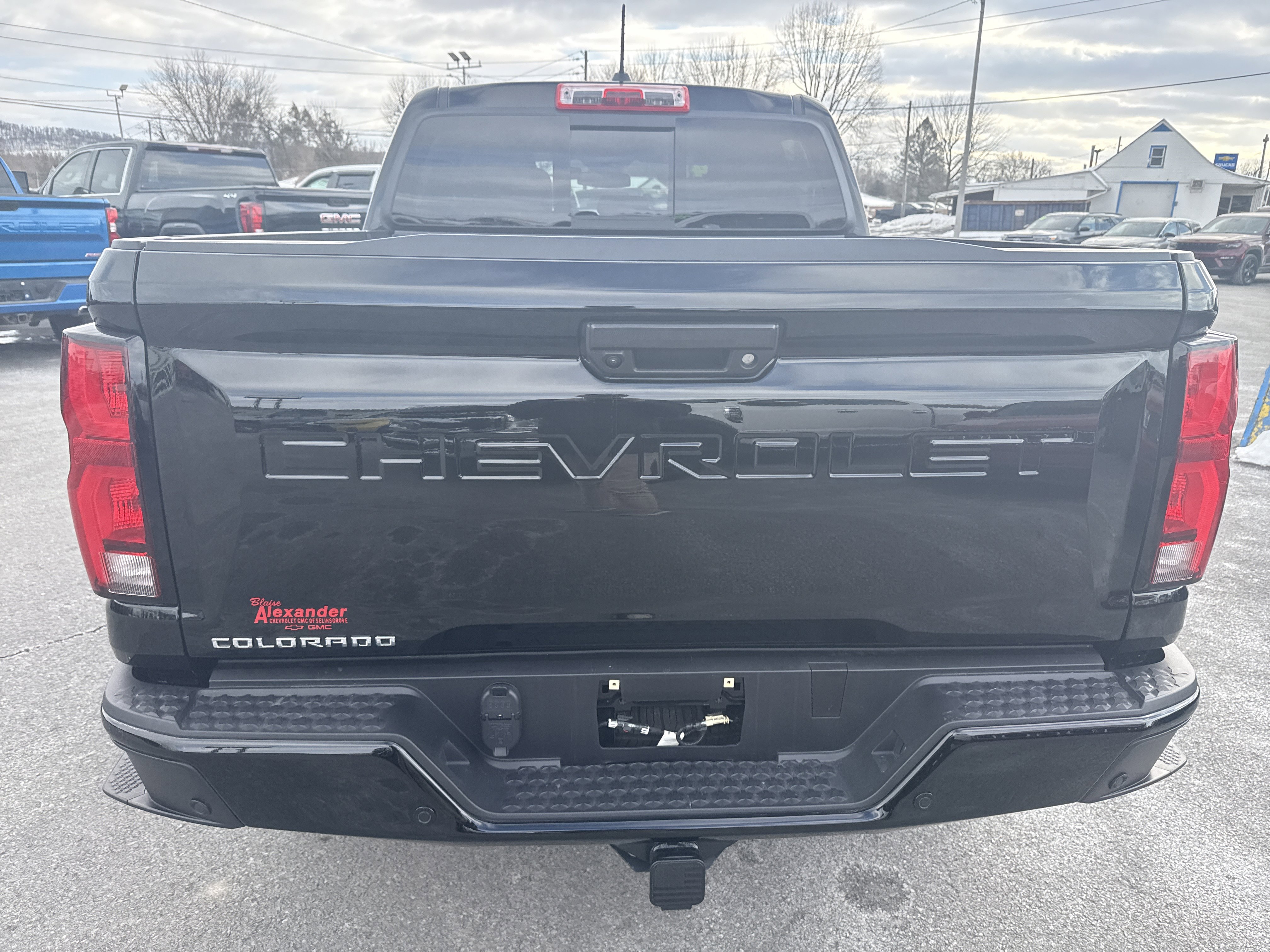 Used 2024 Chevrolet Colorado Z71 w/ Z71 Convenience Package 2 image 4