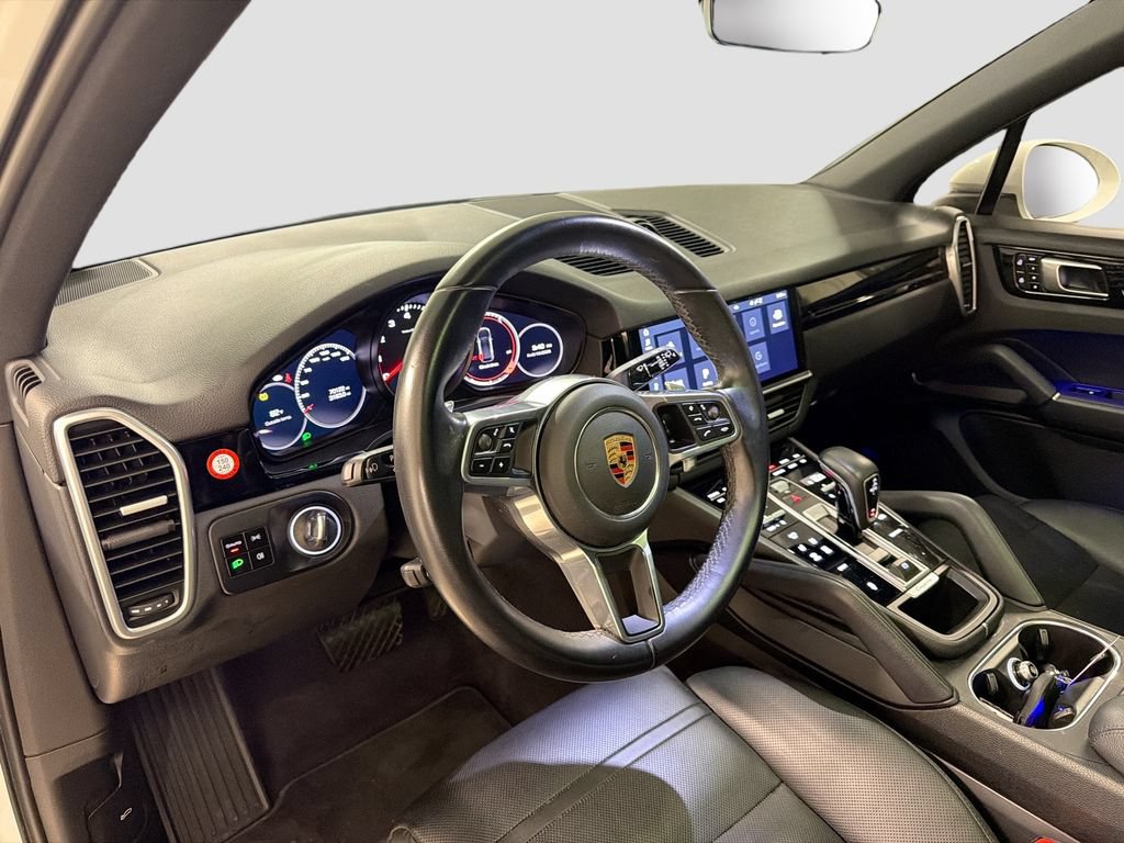 Certified 2020 Porsche Cayenne AWD/4WD image 4