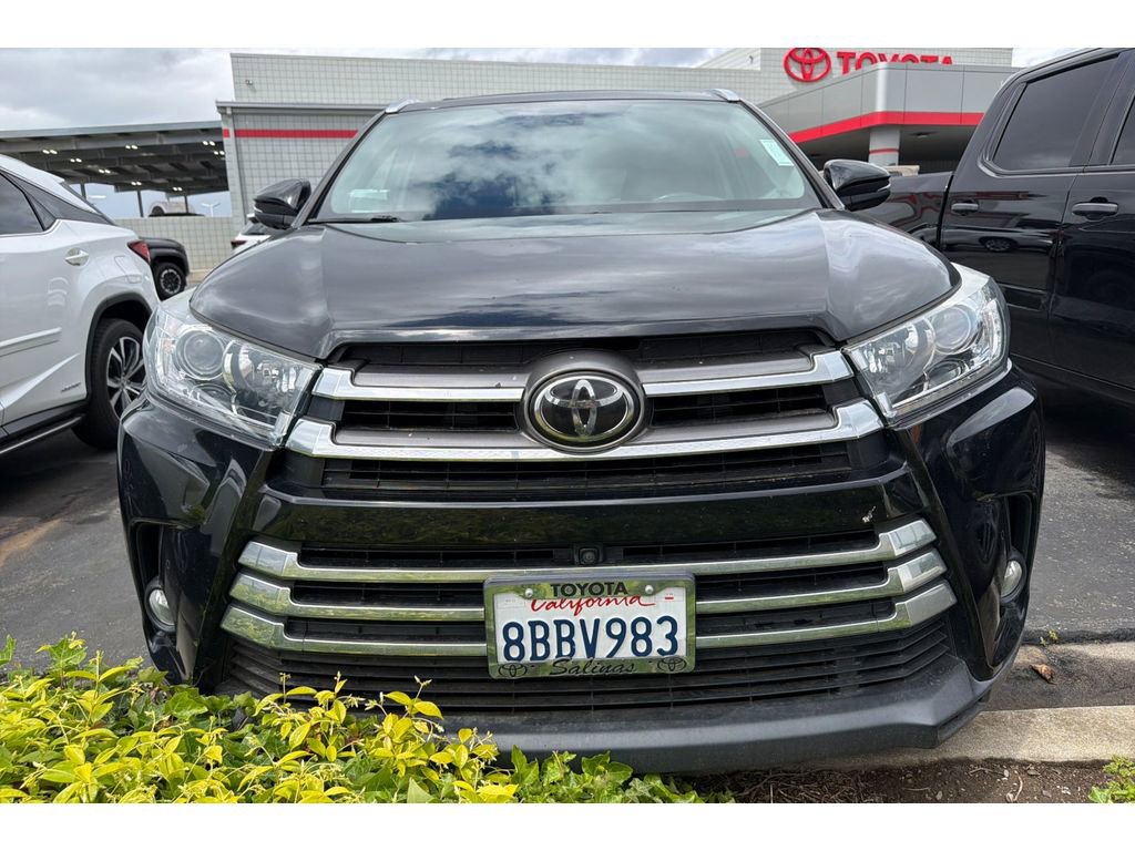 Used 2018 Toyota Highlander Limited Platinum image 3
