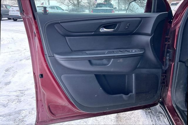 Used 2017 Chevrolet Traverse LT w/ Style and Technology Package image 22