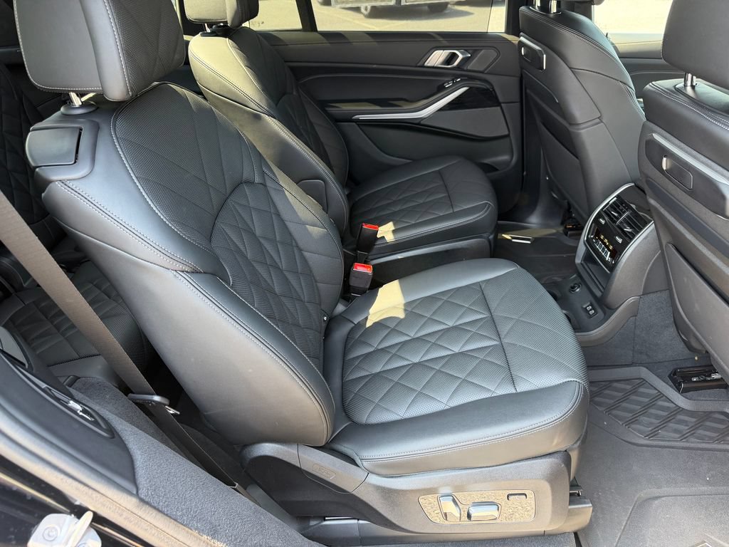 Used 2024 BMW X7 xDrive40i w/ Executive Package AWD/4WD image 19