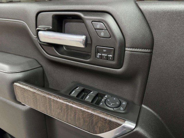 Used 2022 GMC Sierra 2500 Denali w/ Denali Black Diamond Edition image 29