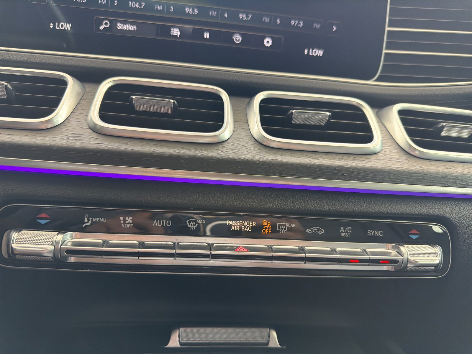 Used 2021 Mercedes-Benz GLS 580 4MATIC image 23