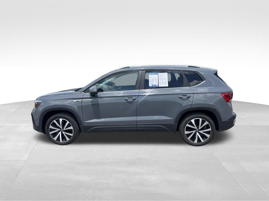 Certified 2023 Volkswagen Taos SE FWD image 4