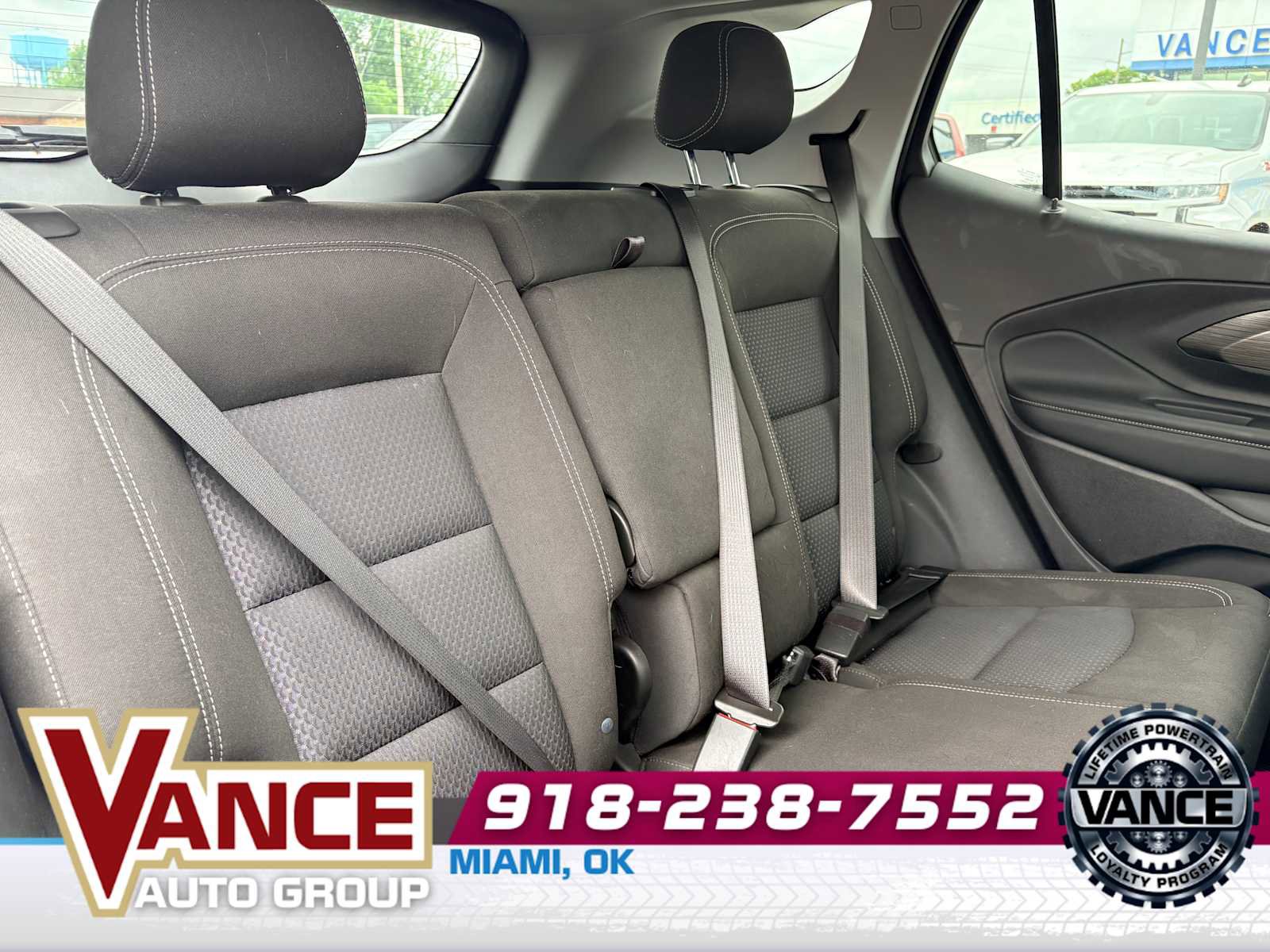 Used 2024 GMC Terrain SLE w/ Driver Convenience Package FWD image 17