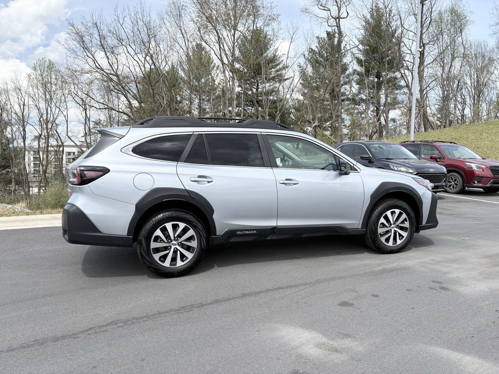 Used 2025 Subaru Outback Premium AWD/4WD image 8