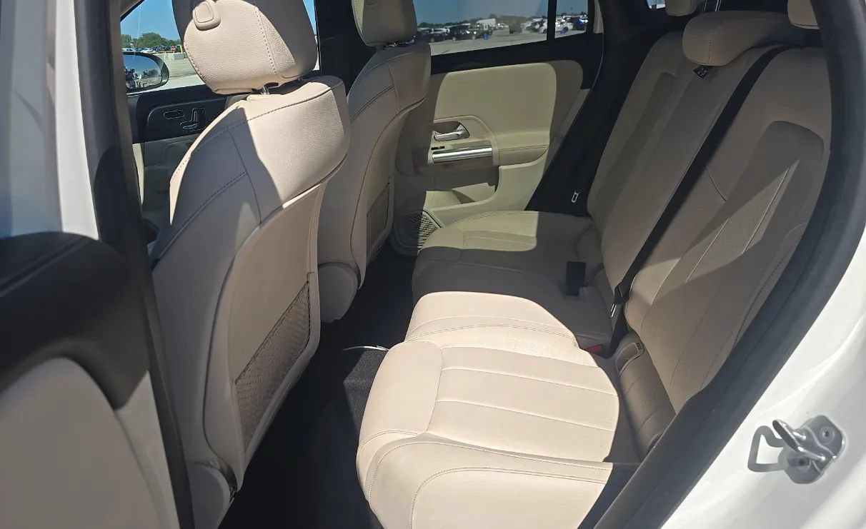 Used 2023 Mercedes-Benz GLA 250 w/ Premium Package image 5