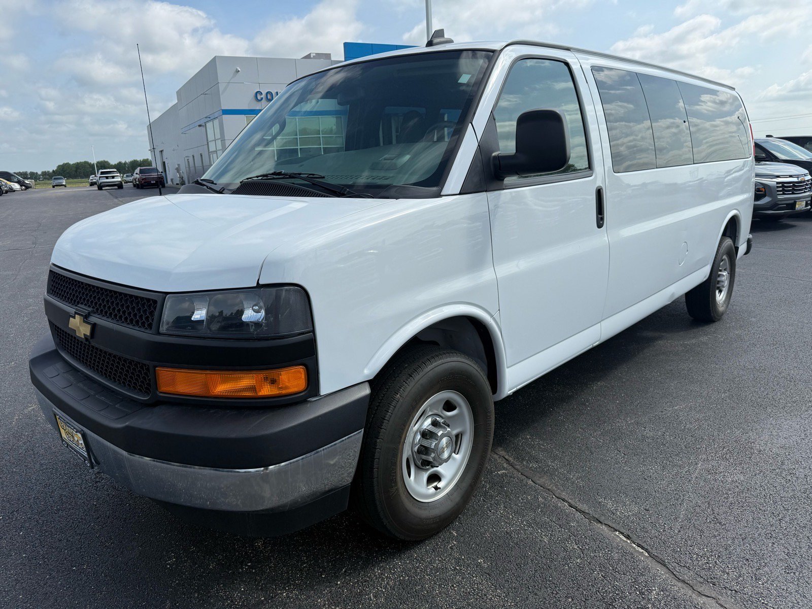 Used 2023 Chevrolet Express 3500 LT w/ LT Preferred Equipment Group RWD image 9