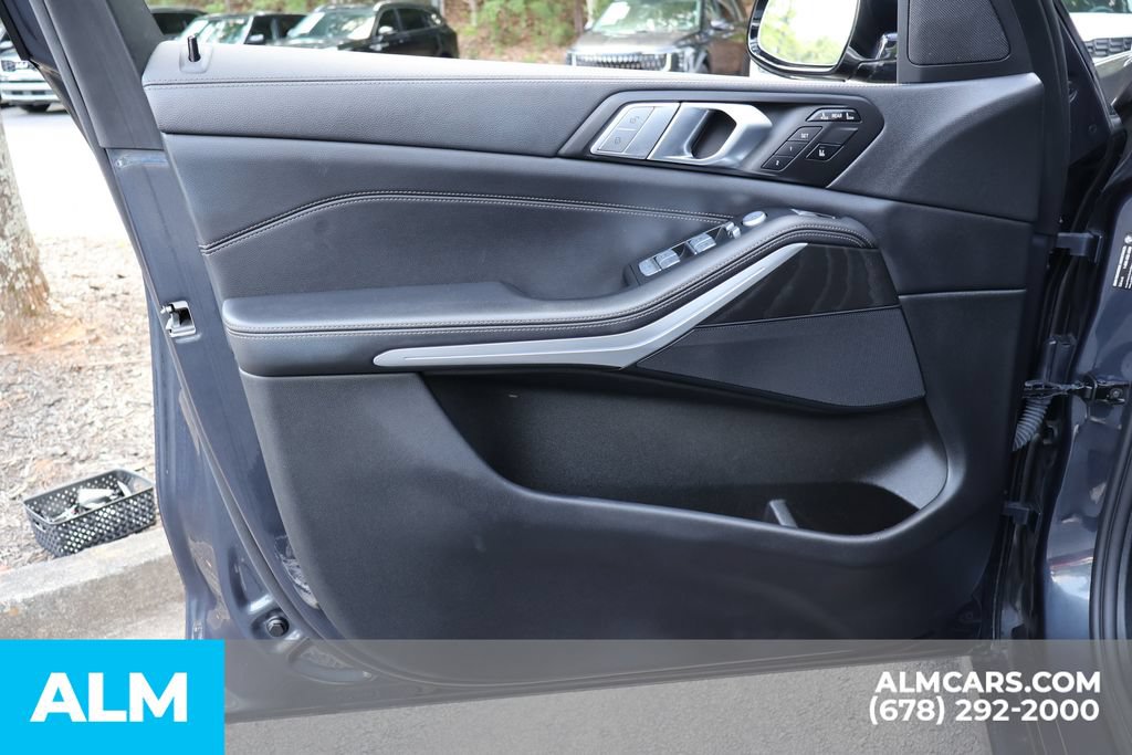 Used 2022 BMW X7 xDrive40i w/ Parking Assistance Package AWD/4WD image 10