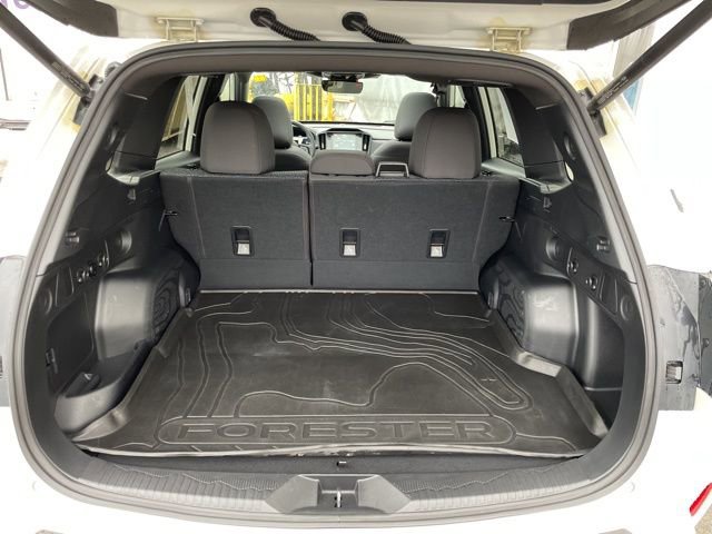 Used 2025 Subaru Forester Premium image 29