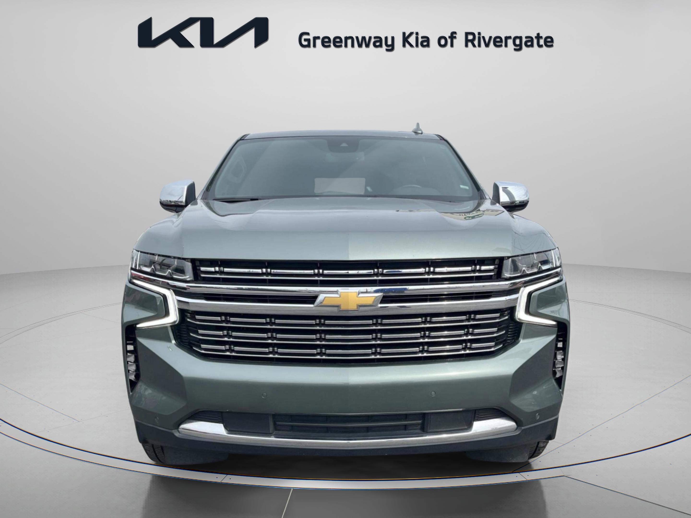 Used 2023 Chevrolet Suburban Premier AWD/4WD image 2