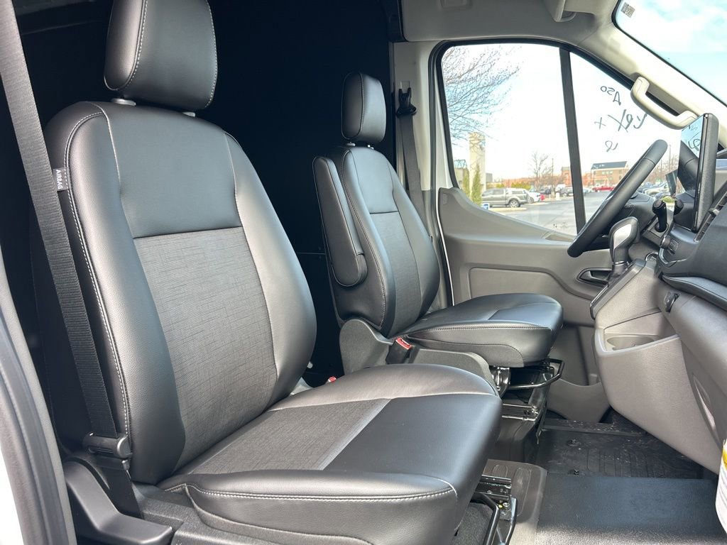 New 2026 Ford Transit 250 148 Medium Roof w/ Load Area Protection Package image 16