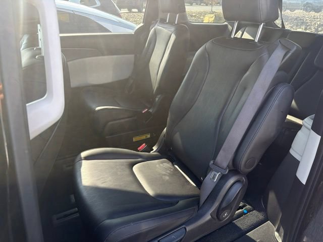Certified 2024 Kia Carnival LX FWD image 11