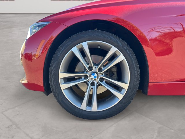 Used 2018 BMW 330i xDrive Sedan w/ Premium Package AWD/4WD image 14