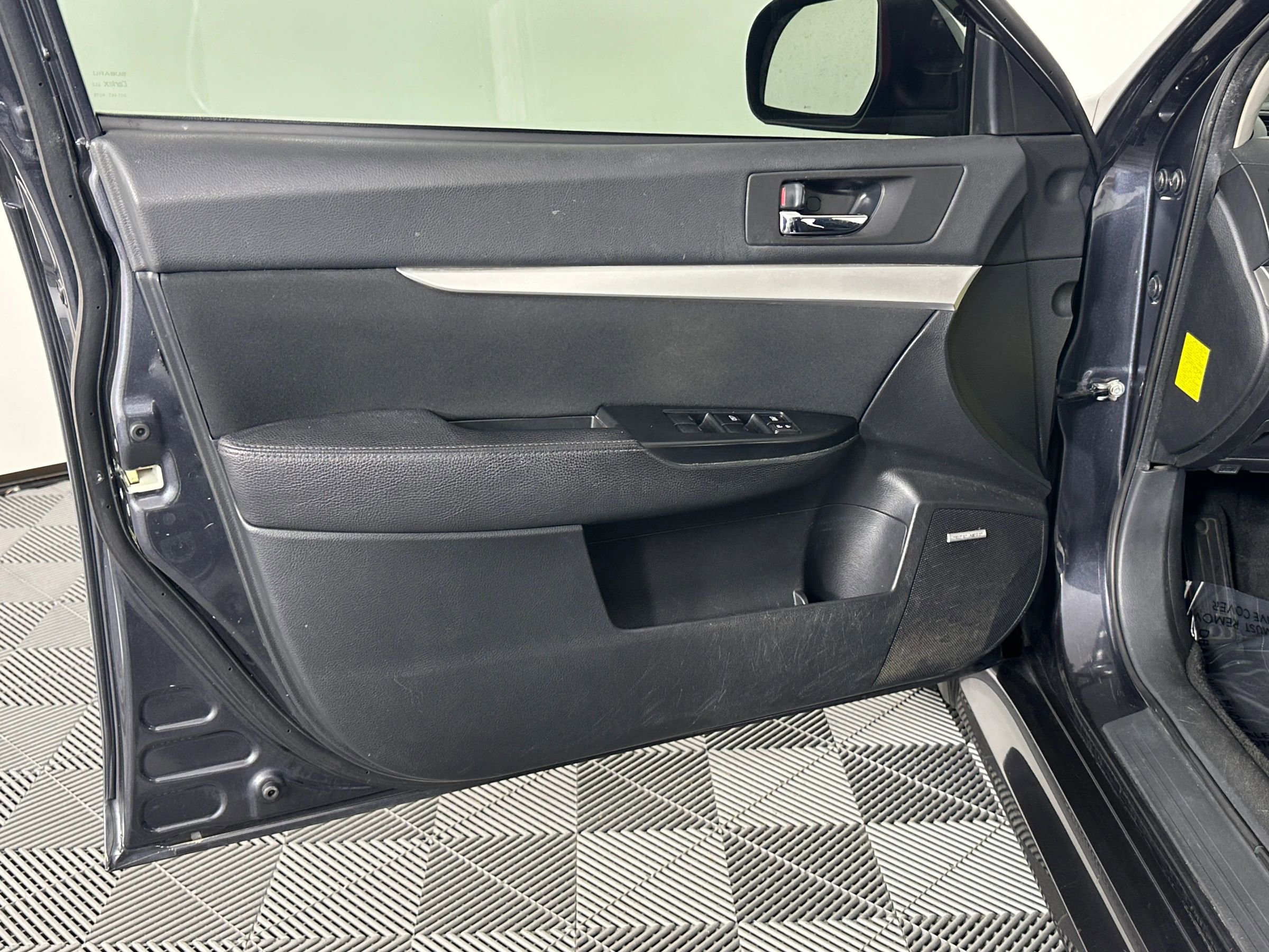 Used 2011 Subaru Legacy 2.5i Premium image 24