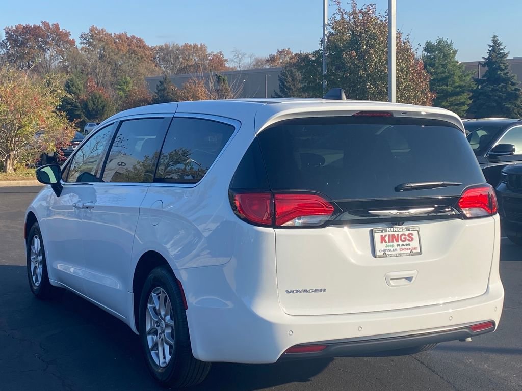 New 2026 Chrysler Voyager LX image 5