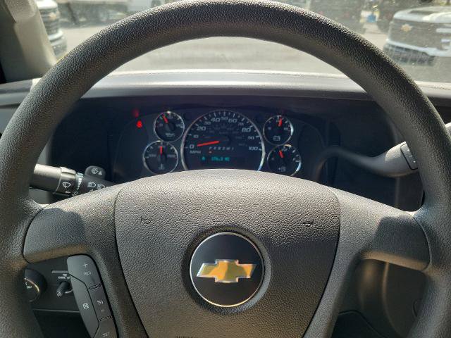 New 2025 Chevrolet Express 2500 w/ Driver Convenience Package RWD image 18