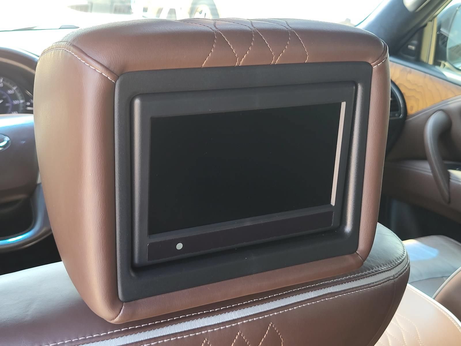 Used 2015 INFINITI QX80 4WD w/ Limited Package image 16