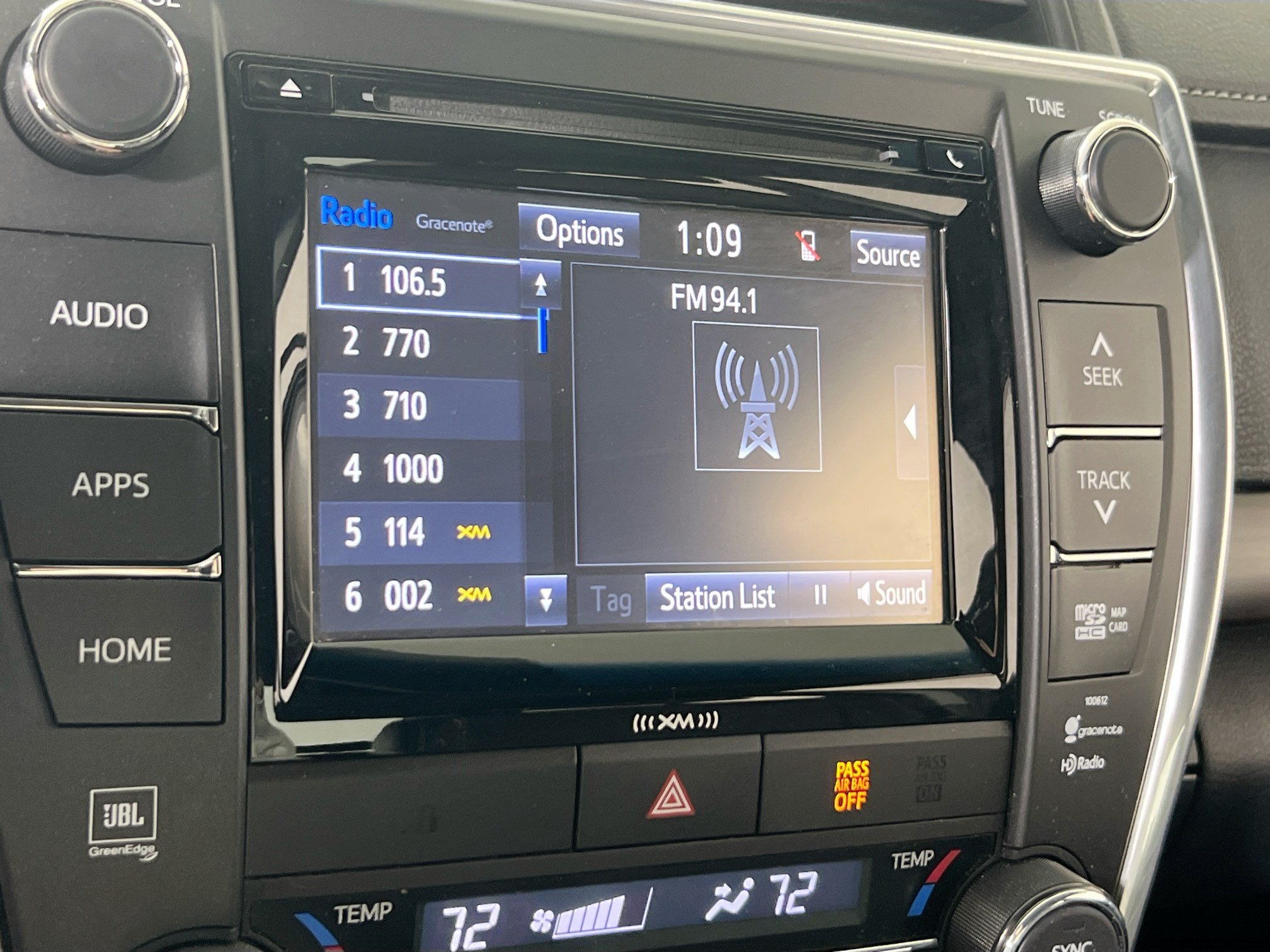 Used 2016 Toyota Camry XLE FWD image 14