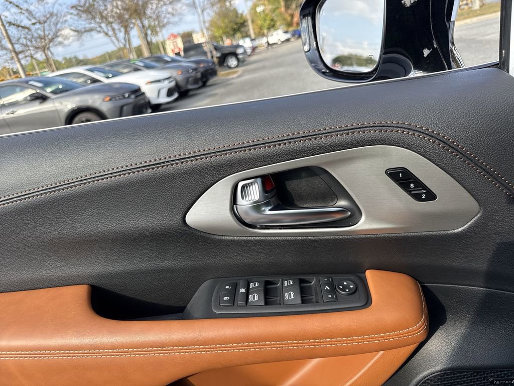 New 2026 Chrysler Pacifica Pinnacle image 13